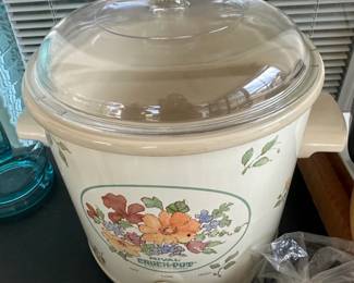 Vintage Rival CrockPot Slow Cooker with Floral Design