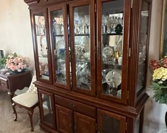 American Drew Cherry Wood China Cabinet with Glass Doors