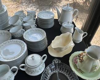 Noritake Savannah Dinnerware Set