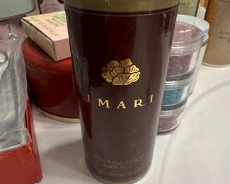 Assorted Bath and Body Products Lot fifth image