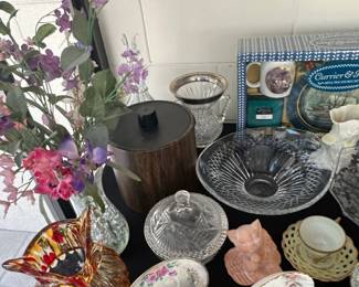 Assorted Vintage Kitchenware and Decorative China, including Fifth Avenue Canisters and Anchor Hocking Glassware third image