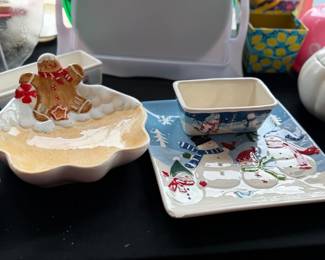 Holiday serving plates