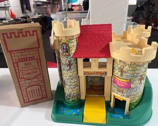 Fisher Price Castle/complete