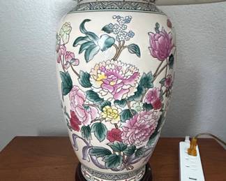 Chinese Export Porcelain Ginger Jar Table Lamp with Floral Motif second image