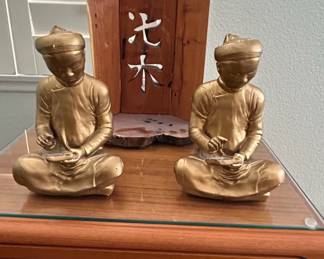 Vintage Austin Productions Scholars Figurine Set with Wooden Display