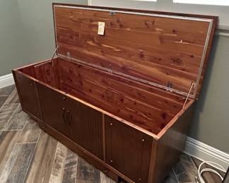Lane Acclaim Cedar Chest  Model A