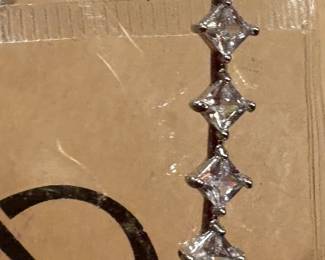 Oreylo Helix Hook Earring Crystal Stack