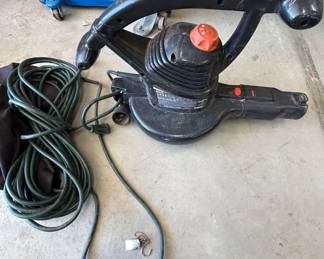 Lot #64 Black & Decker Blower Vac BV3100 Electric Leaf Blower Vacuum Mulcher with Bag & Cord