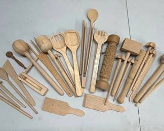 Lot #169 Lot 25+ Handmade Wooden Kitchen Utensils Spoons Spatulas Carved Rolling Pin