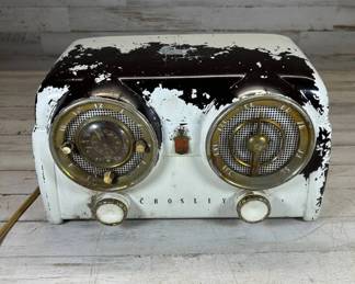 Lot #178 Crosley Dashboard AM Clock Radio 1950s Vintage Tube Radio White Metal Cabinet
