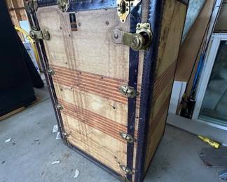 Lot #123 Antique Oshkosh Trunk Luggage Canvas Brass Wardrobe Steamer Trunk 1920s-30s