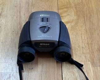 Lot #93 Nikon 8-20x25 Zoom Binoculars Compact Gray Black Optics AB097815