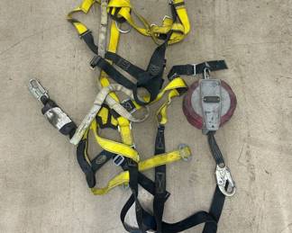 Lot #7 MSA Safety Harness & Self-Retracting Lifeline Fall Protection System