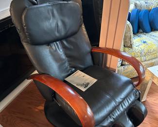 Leather massage chair 