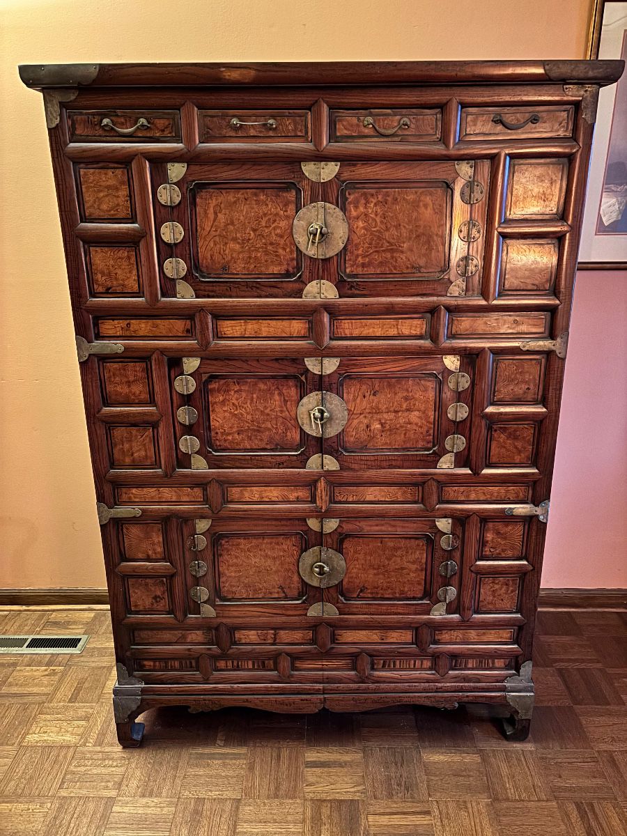 Korean chest 