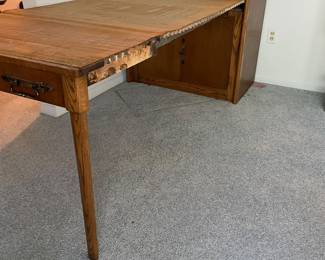 Expand-o-Magic table