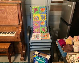 LIKE NEW PATIO CHAIRS