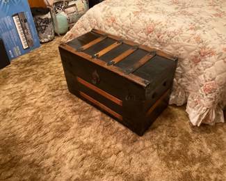 ANTIQUE SMALLER TRUNK