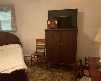 1930 BEDROOM FURNITURE