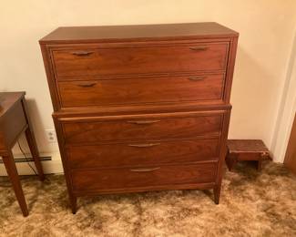 KENT COFFY CHEST OF DRAWERS