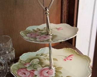 Lefton Heritage Green rose pattern two-tiered serving tra