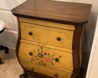 Bombay-style chest