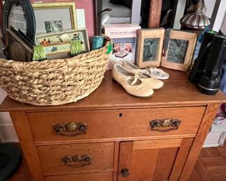 ANTIQUE WASH STAND 