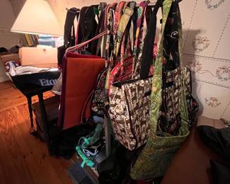 HANDBAGS (VERA BRADLEY)