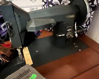 SEWING MACHINE