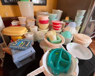 TUPPERWARE