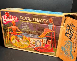VINTAGE BARBIE