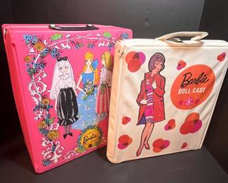 VINTAGE BARBIE CARRYING CASE