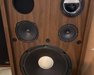 Lyric F32 speakers