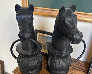 Hitching post horseheads