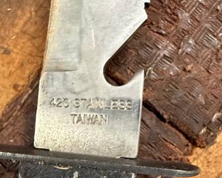 Taiwan 420 Stainless Steel Survival Knife with Sheath and Compass