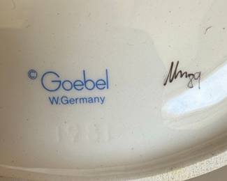 Goebel Hummel "Is it Raining?" Figurine HUM 420