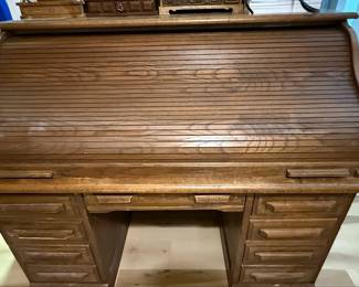 Oak Roll-Top Desk Style