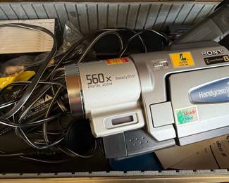 Sony CCD-TRV98 Handcam Video Camera Recorder