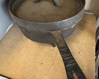 Cast Iron Spider Skillet with Lid