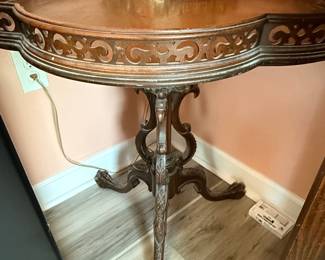 Chippendale Style Mahogany Pie Crust Side Table
