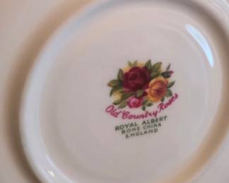 Royal Albert Old Country Roses Dinnerware Set