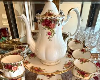 Royal Albert Old Country Roses Bone China Tea Set
