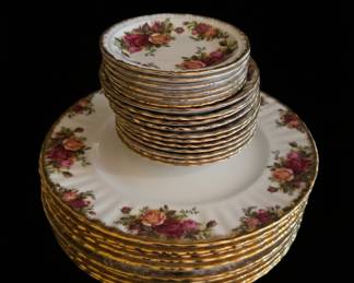 Royal Albert Old Country Roses Dinnerware Set