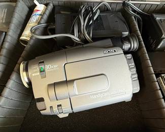 Sony Handycam CCD-TRV81 Video Camera Recorder