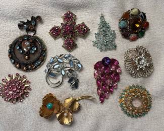 Collection of Vintage Costume Brooches