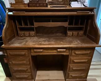 Oak Roll-Top Desk Style