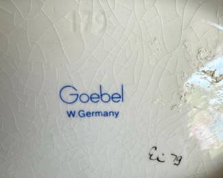 Goebel "Coquettes" Figurine