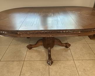 Oak Pedestal Dining Table with Four Windsor Chairs