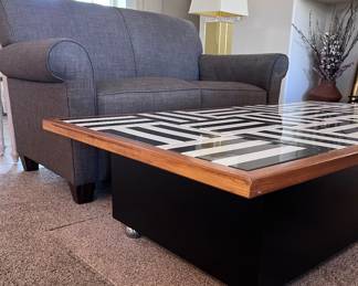 Dana Flexsteel Loveseat, Black & White Tile Top Coffee Table on Casters