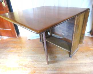 Drop leaf wood table